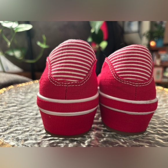 NEW Grasshoppers Nantucket Red Comfort Flats • Size 8M • Canvas Slip-On Shoes - Picture 13 of 17